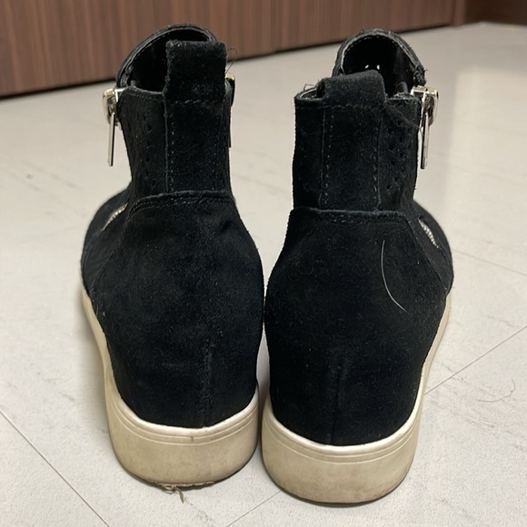 Steven Madden Wedgie-P Black Suede Zip Up Sneakers Size 8.5 - Picture 5 of 9